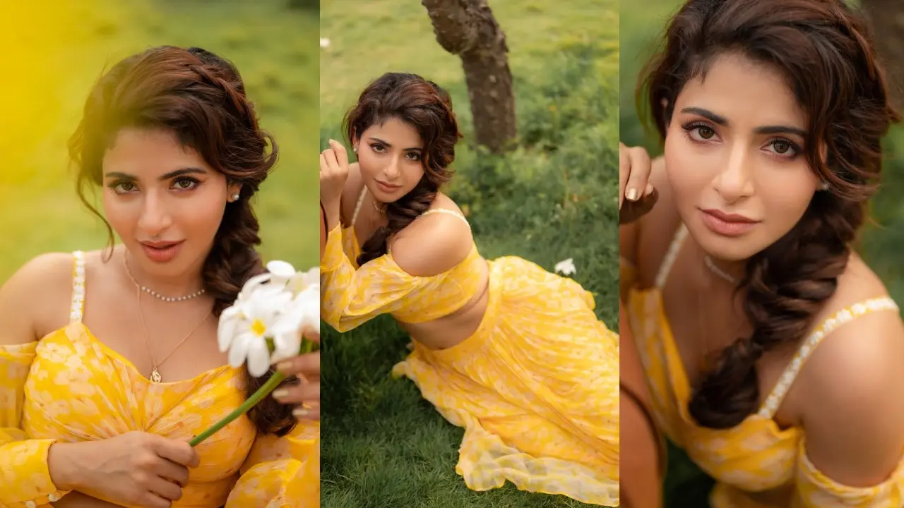 Iswarya Menon Stunning Looks