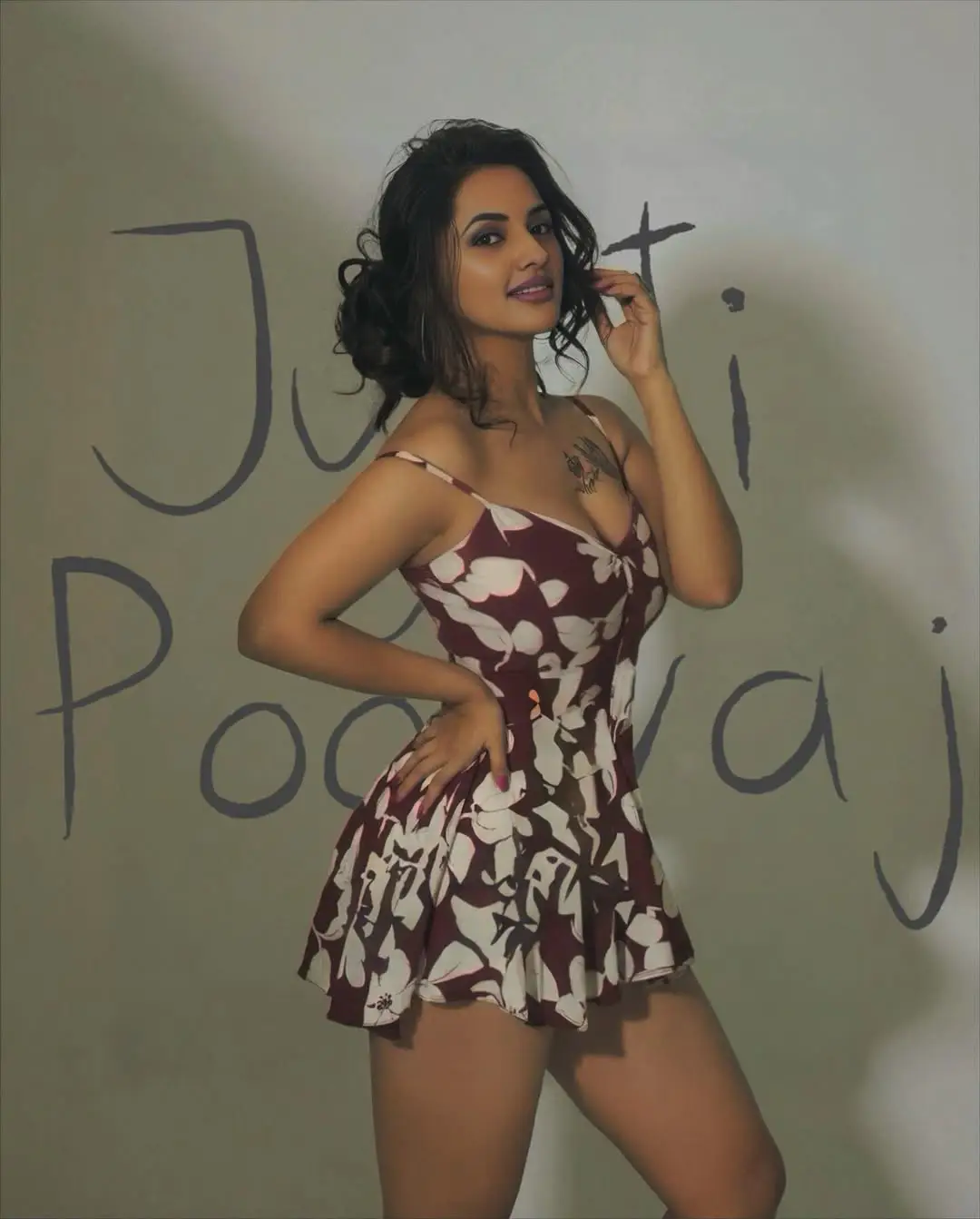 Jyothi Poorvaj glamour show photos in short skirt. (1)