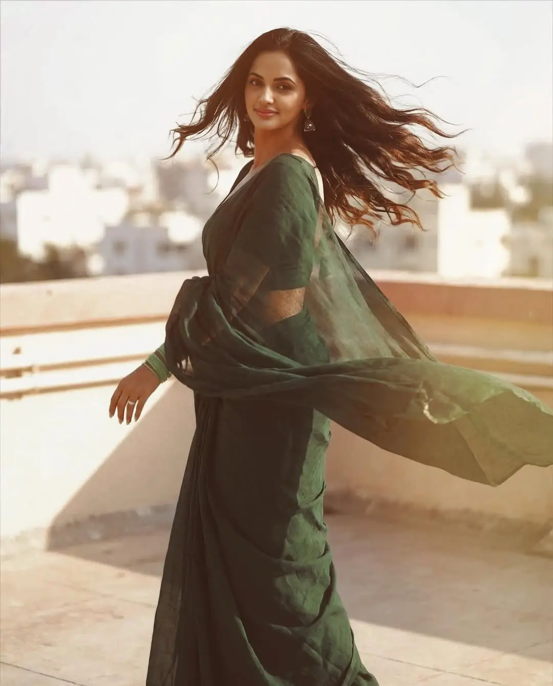 Jyoti Poorvaj hot photos in saree (1)