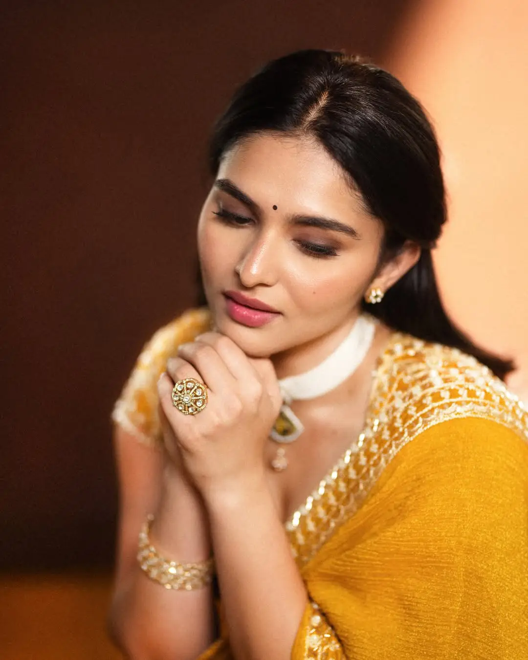 Kayadu lohar latest glamour photos (1)