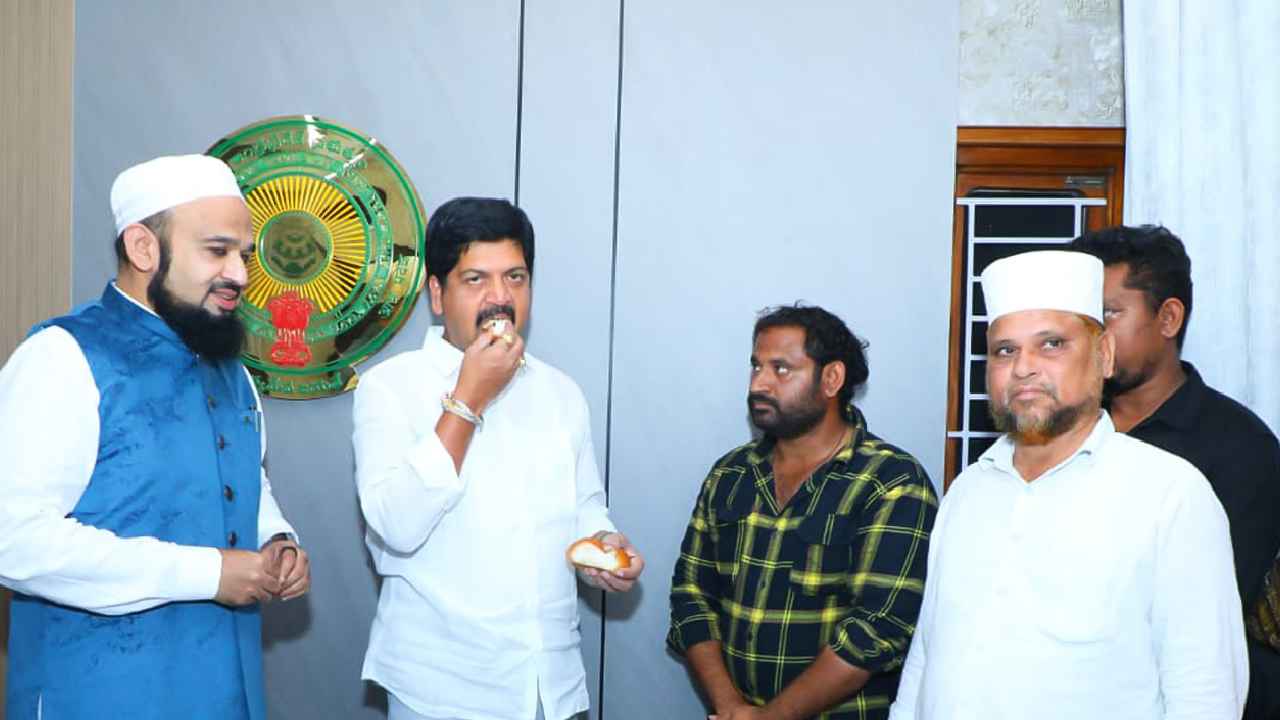 Kova Bun Vali: కోవా బన్ వలీకి ఏపీ మంత్రి మద్దతు.. బన్ తినడమే కాదు.. ఆ సాయం కూడా..