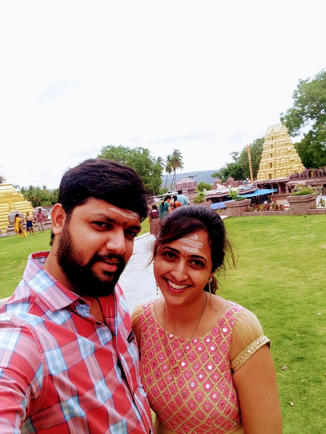 Anchor Lasya Shares Photos with Husband Manjunath on Wedding Anniversary