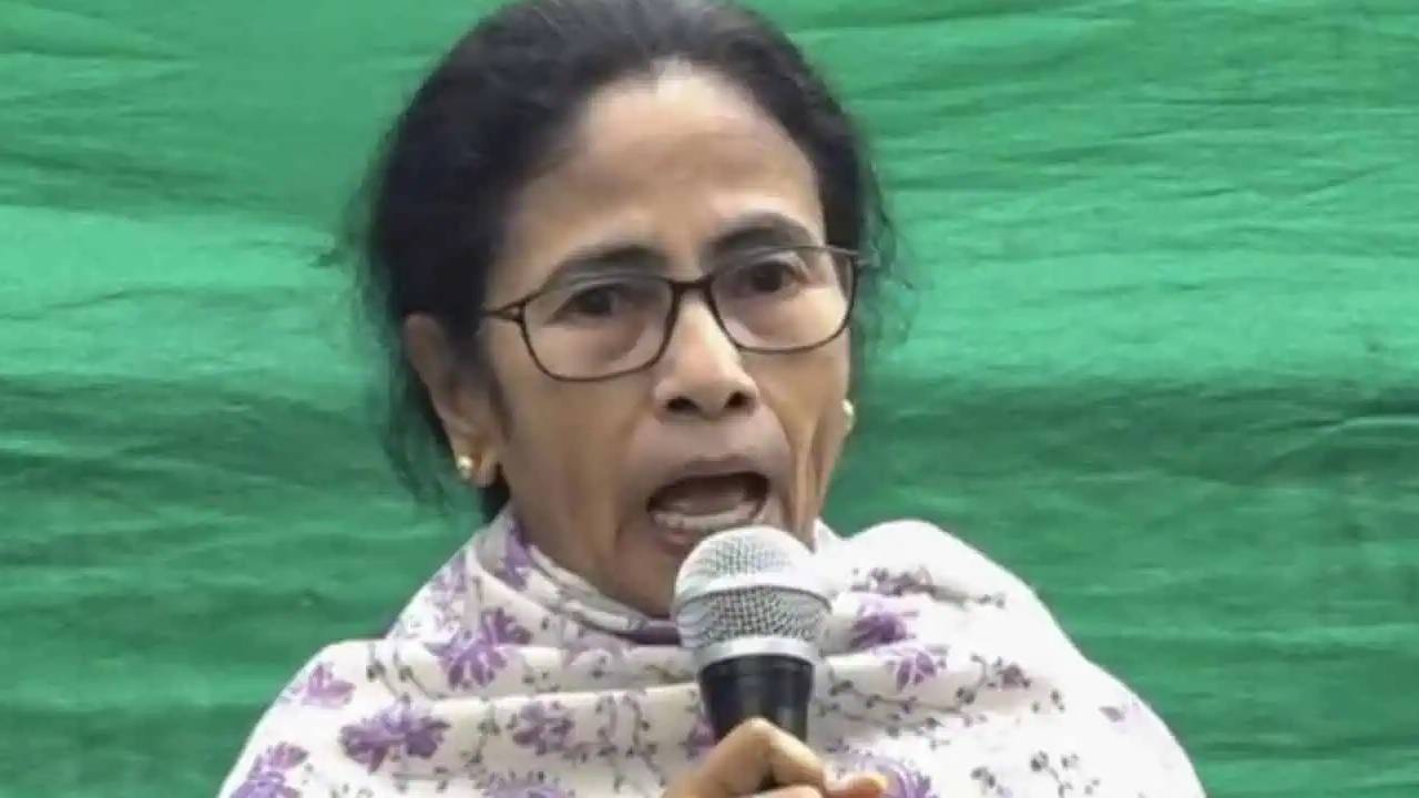 Mamata Banerjee : లాయర్‌గా పశ్చిమ బెంగాల్ సీఎం మమతా బెనర్జీ.. దేశ చరిత్రలో తొలిసారి..
