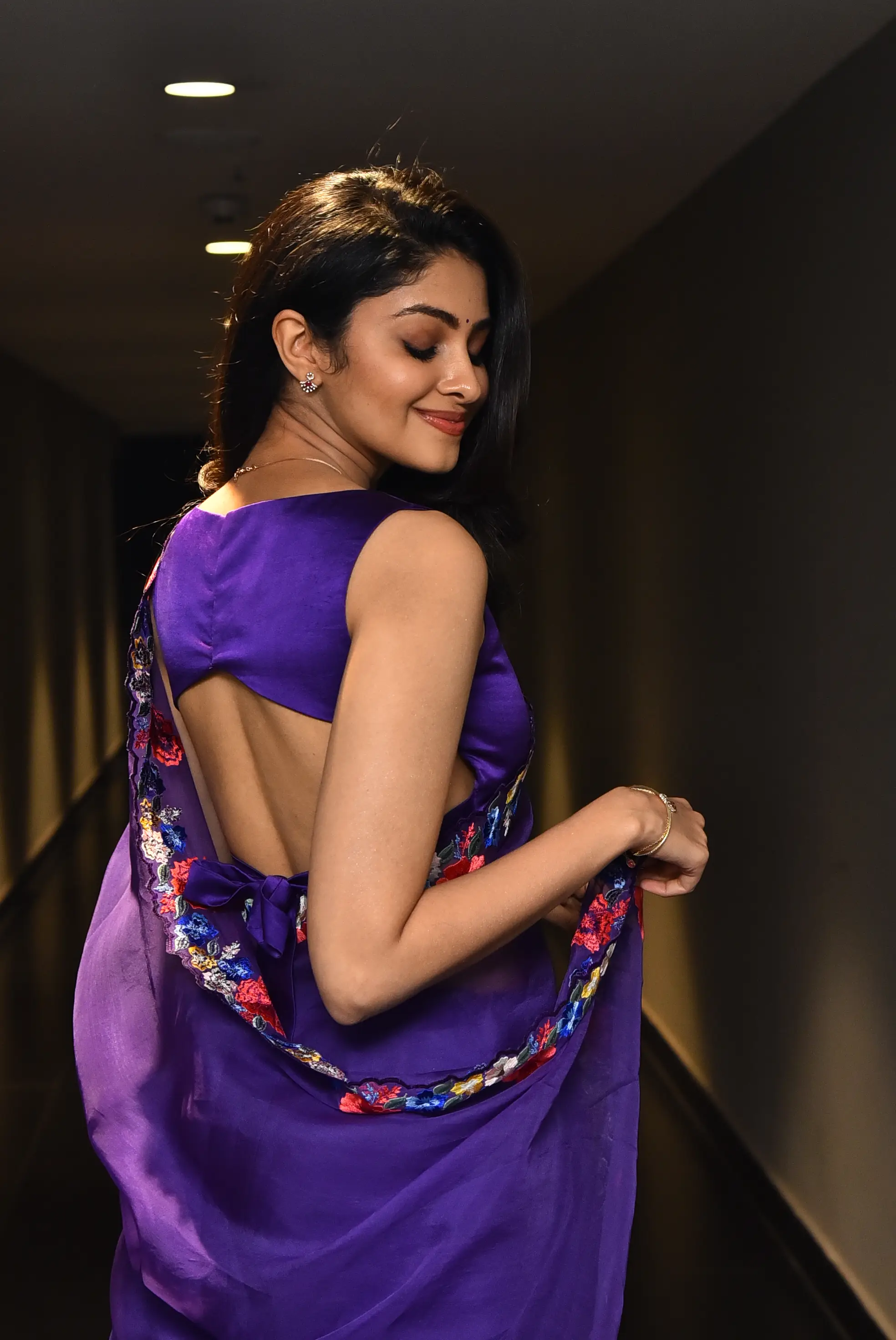 Manasa Varanasi at couple friendly movie trailer release event. (1)