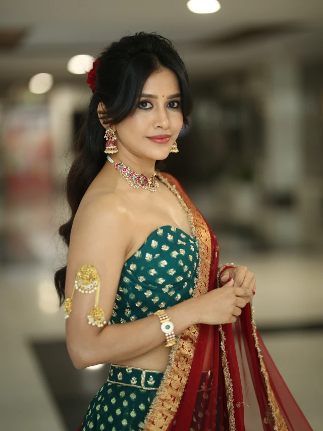 Nabha Natesh Stunning Looks like a Queen