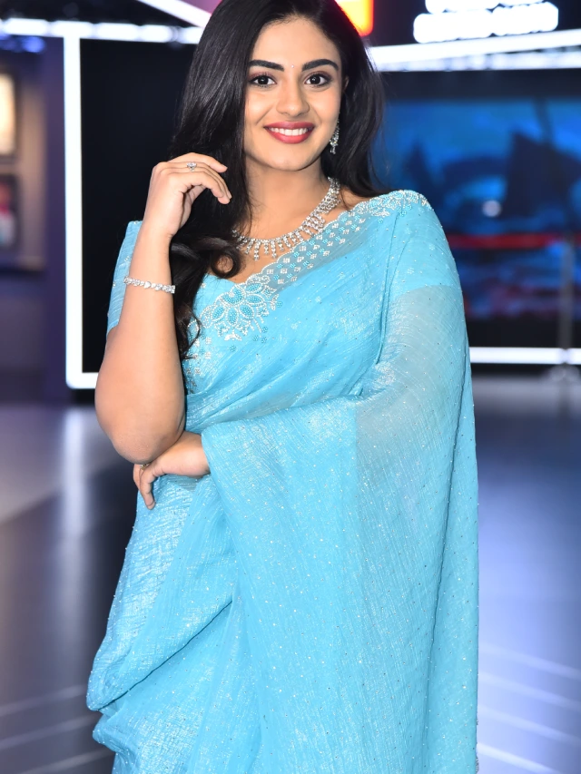 Nayan Sarika Cute Photos in Vishnu Vinyasam Teaser Launch Event