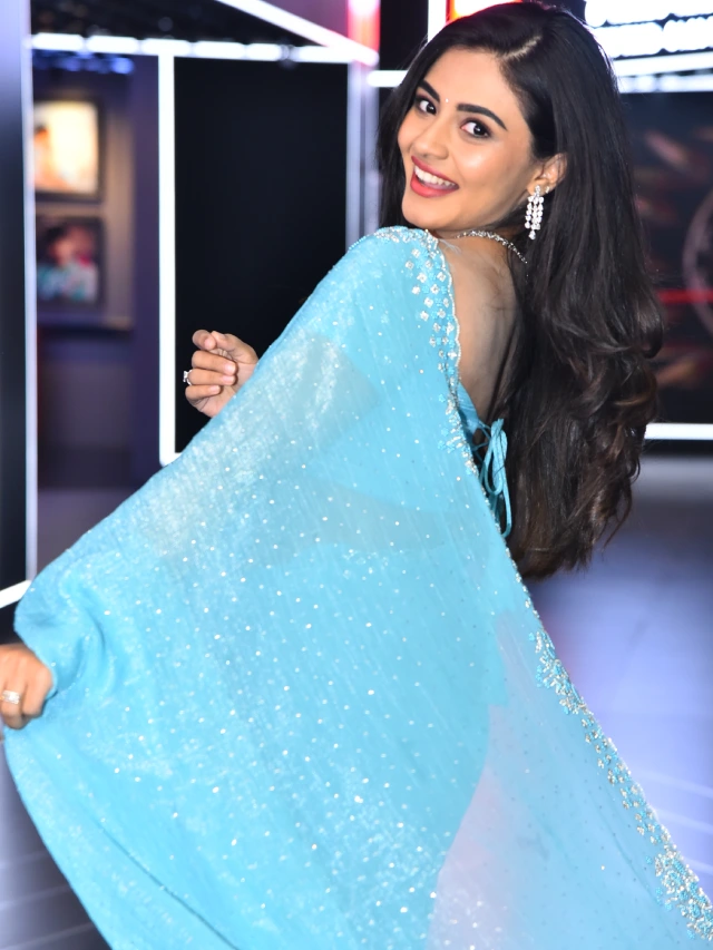 Nayan Sarika Cute Photos in Vishnu Vinyasam Teaser Launch Event