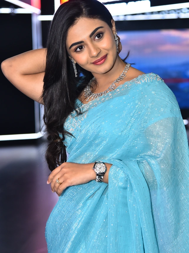 Nayan Sarika Cute Photos in Vishnu Vinyasam Teaser Launch Event