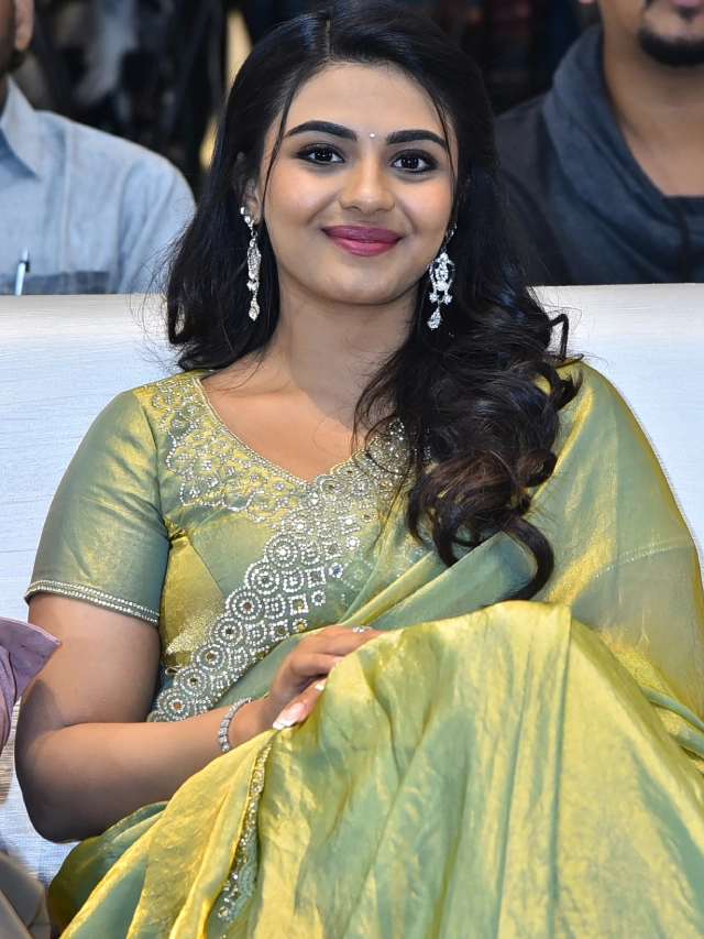 Nayan Sarika Cute Poses in Vishnu Vinyasam Pre Release Event