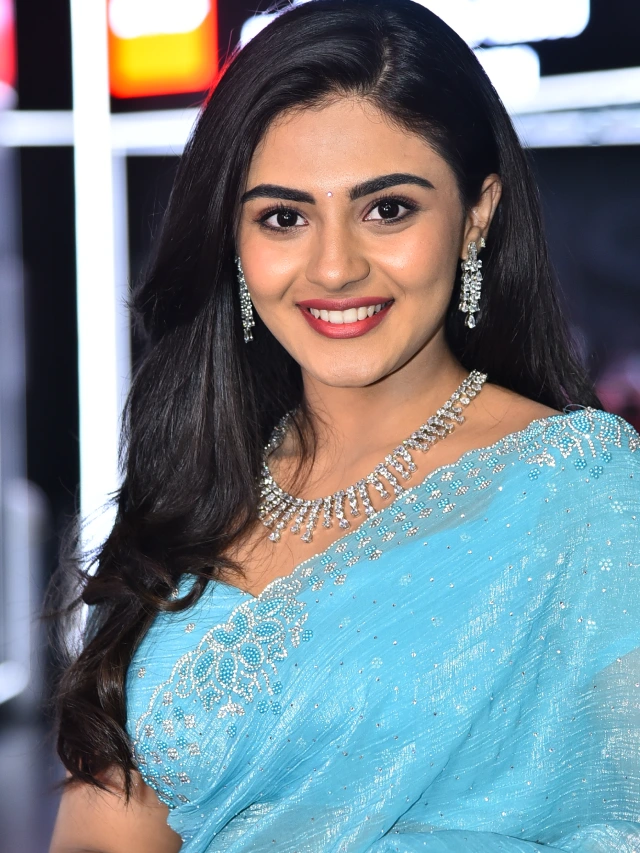 Nayan Sarika Cute Photos in Vishnu Vinyasam Teaser Launch Event