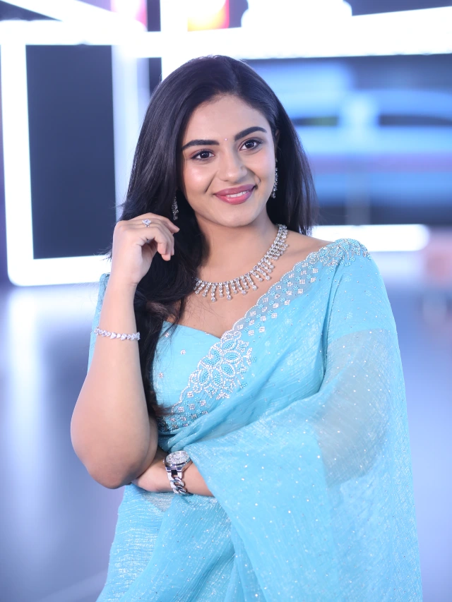 Nayan Sarika Cute Photos in Vishnu Vinyasam Teaser Launch Event