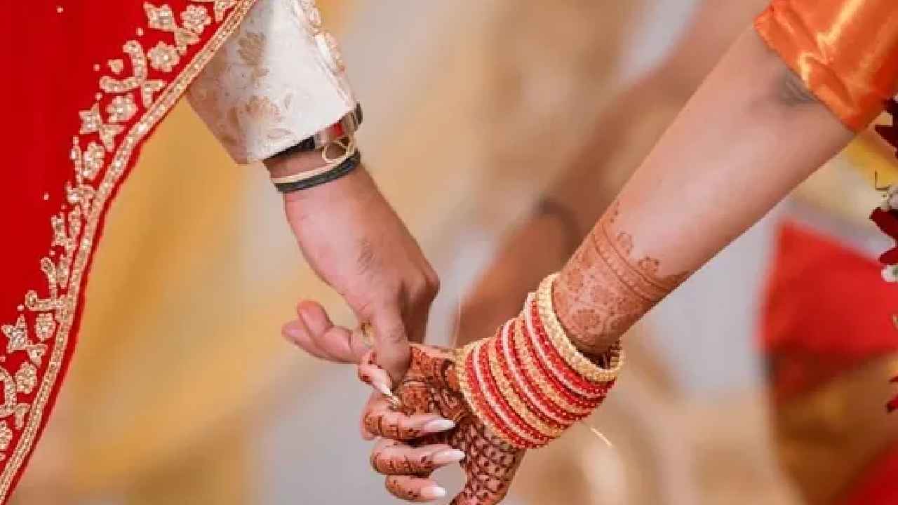 Gujarat: లవర్స్‌కు సర్కార్‌ బిగ్ షాక్‌..! రిజిస్టర్‌ మ్యారేజ్‌ చేసుకోవాలంటే పేరెంట్స్‌ పర్మిషన్ మస్ట్..! ఇంకా..