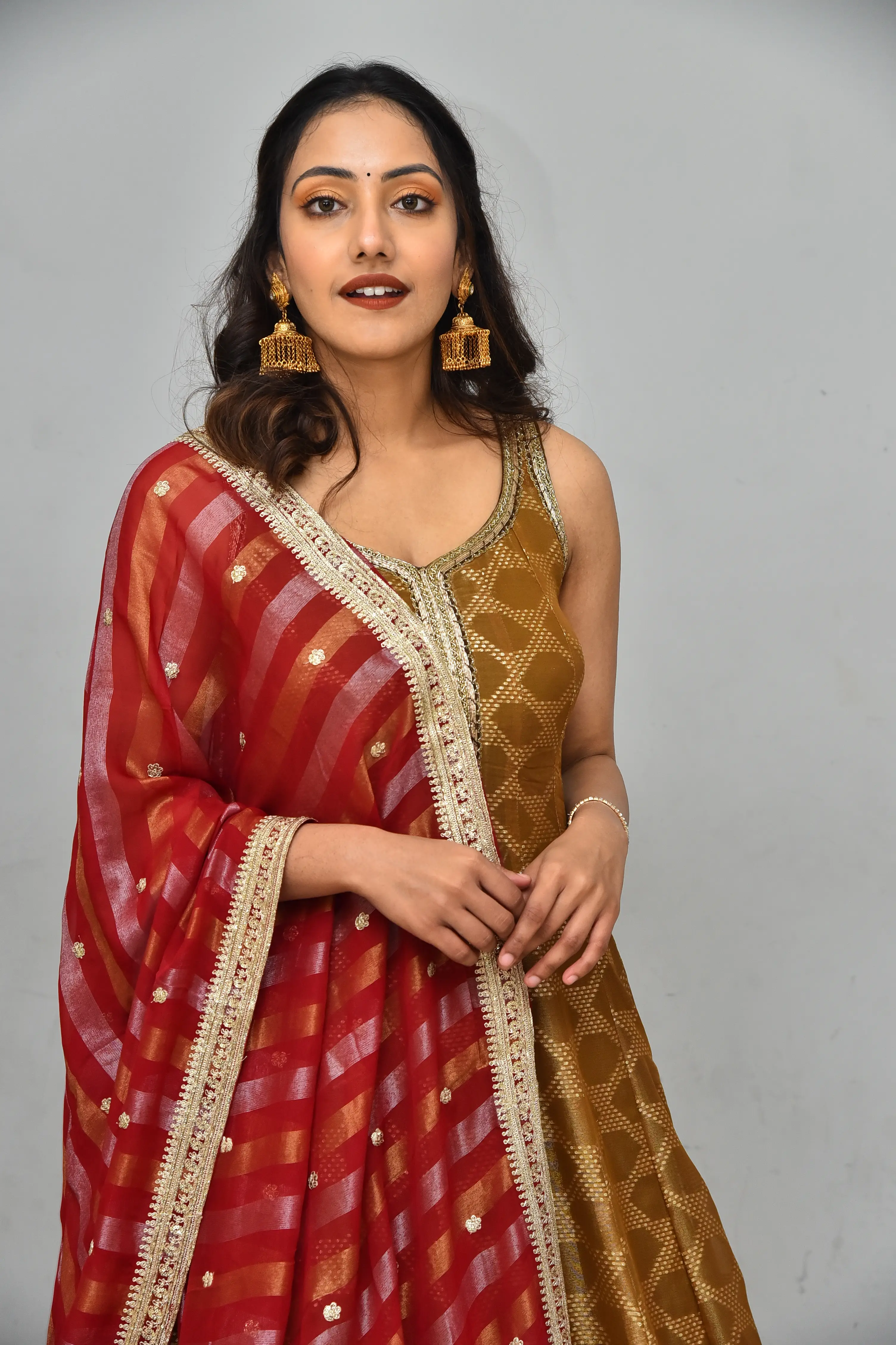 Nilave Movie Shreyasi Sen atest photos