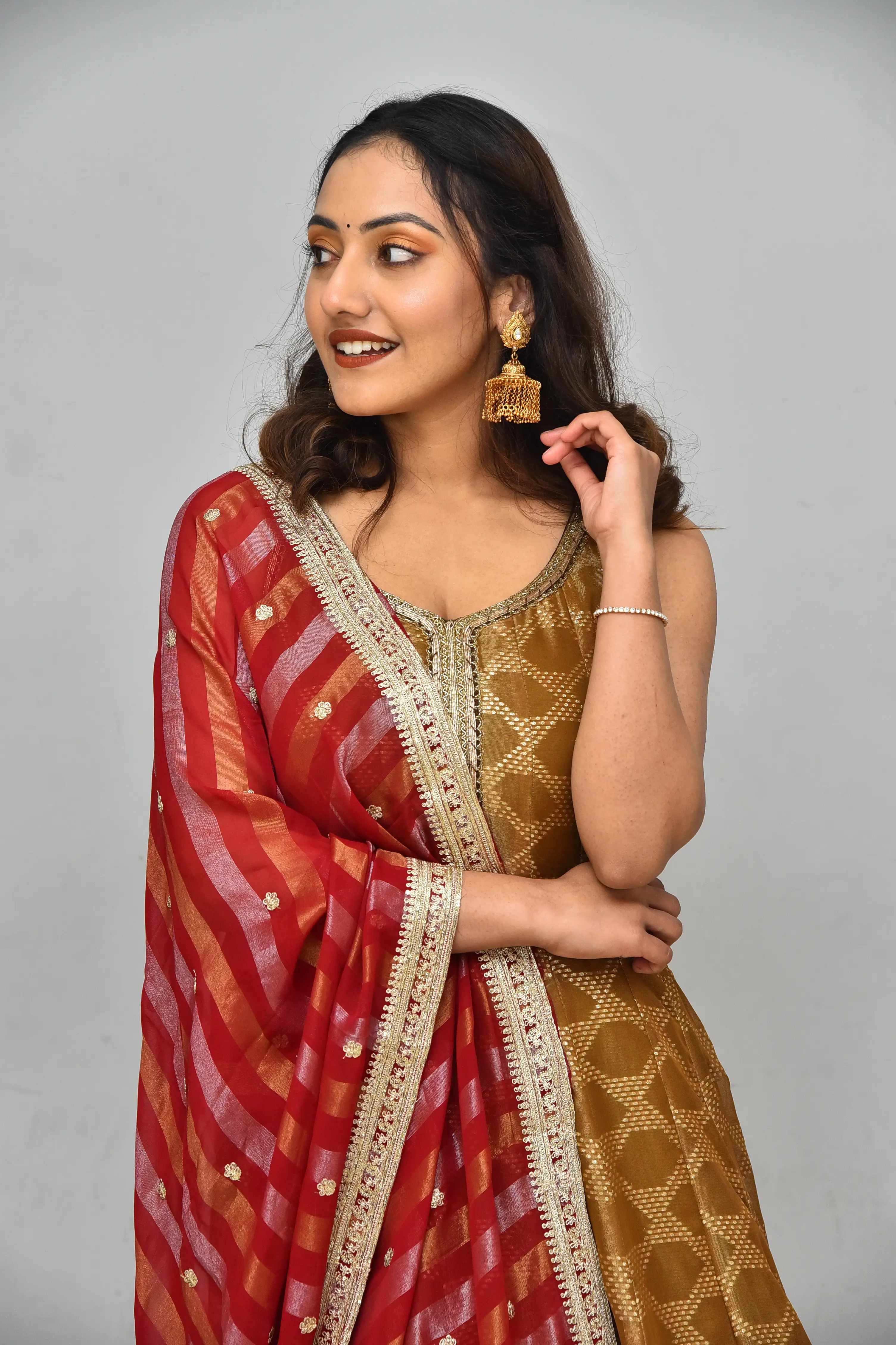 Nilave Movie Shreyasi Sen atest photos