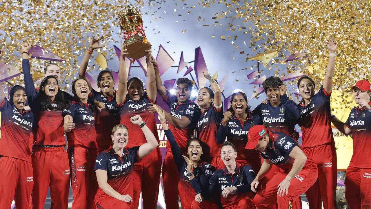 RCB : చరిత్ర సృష్టించిన ఆర్సీబీ.. స్మృతి, వోల్ వీర విధ్వంసం.. WPL 2026 విజేత‌గా మరోసారి.. ఢిల్లీపై ఘన విజయం