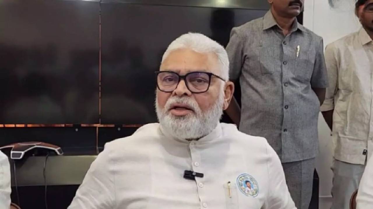 Ambati Rambabu: అంబటి రాంబాబుపై పోలీసులు పీటీ వారెంట్ దాఖలు