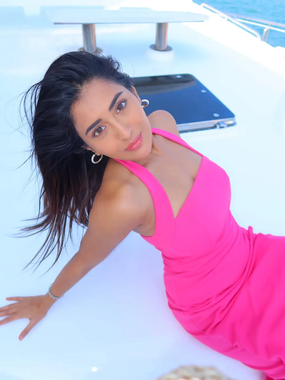 Rashi singh latest photos viral on social media