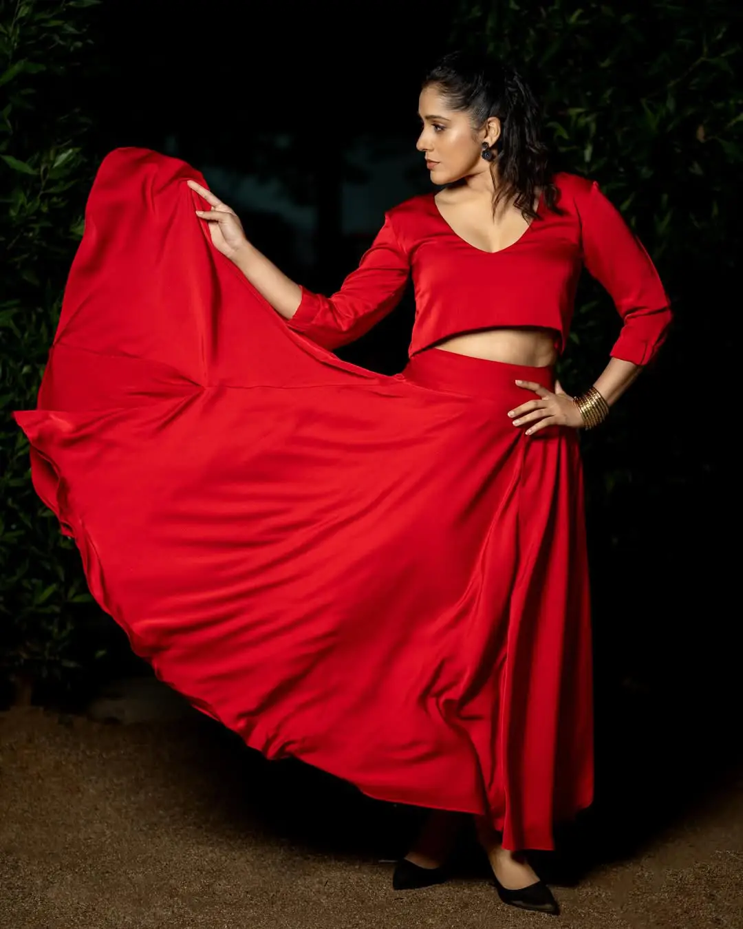 Rashmi Gautam latest glamour photos (2)