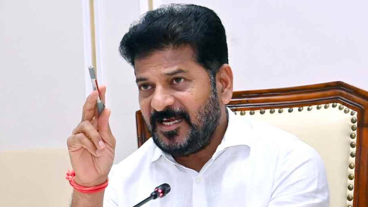 Revanth Reddy : ఏ ఒక్కటీ చేజారొద్దు.. మున్సిపల్ ఛైర్మన్లు, మేయర్ల ఎన్నికపై పార్టీ నేతలకు సీఎం రేవంత్ దిశానిర్దేశం