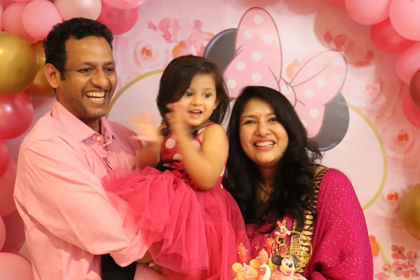 Sangavi Shares Cute Photos with Husband on Tenth Wedding Anniversary