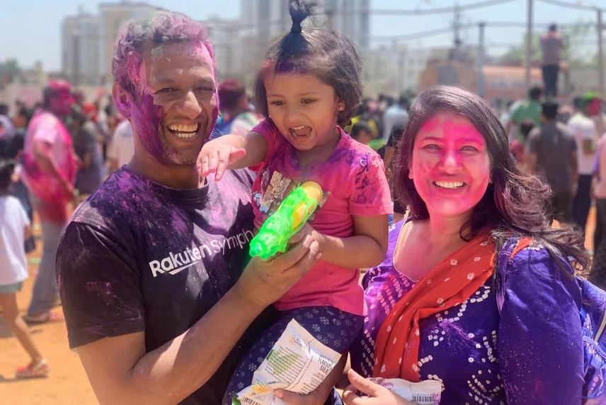 Sangavi Shares Cute Photos with Husband on Tenth Wedding Anniversary