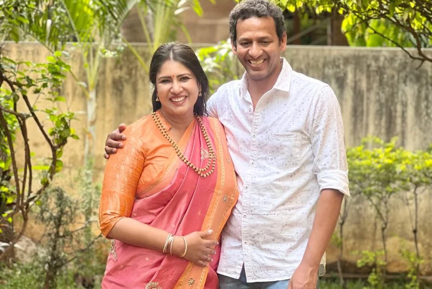 Sangavi Shares Cute Photos with Husband on Tenth Wedding Anniversary