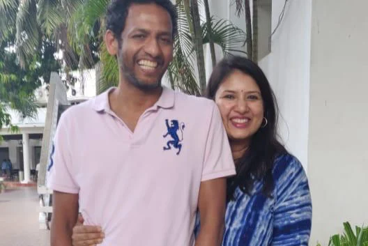 Sangavi Shares Cute Photos with Husband on Tenth Wedding Anniversary