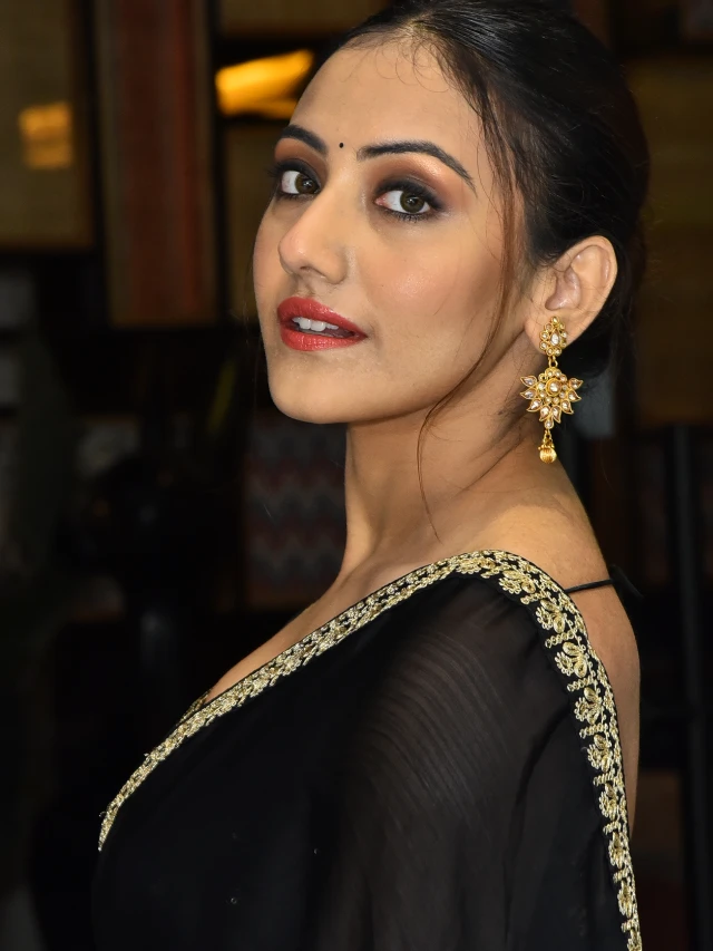 Doctor Shreyasi Sen Entry in Tollywood with Nilave Film