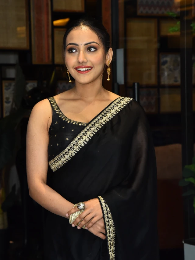 Doctor Shreyasi Sen Entry in Tollywood with Nilave Film