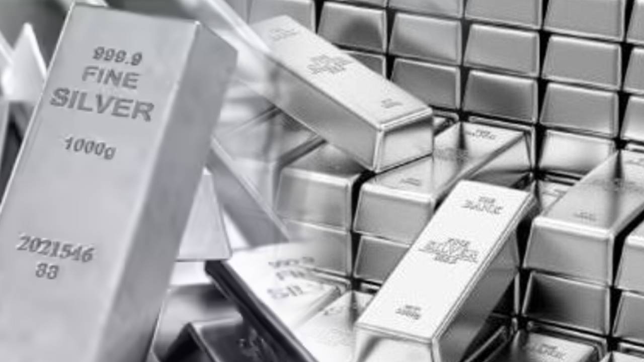 Silver Price : భారీగా తగ్గిన వెండి ధర.. ప్రధాన కారణాలివే.. మళ్లీ కిలో వెండి రూ.లక్షకు చేరుతుందా..?