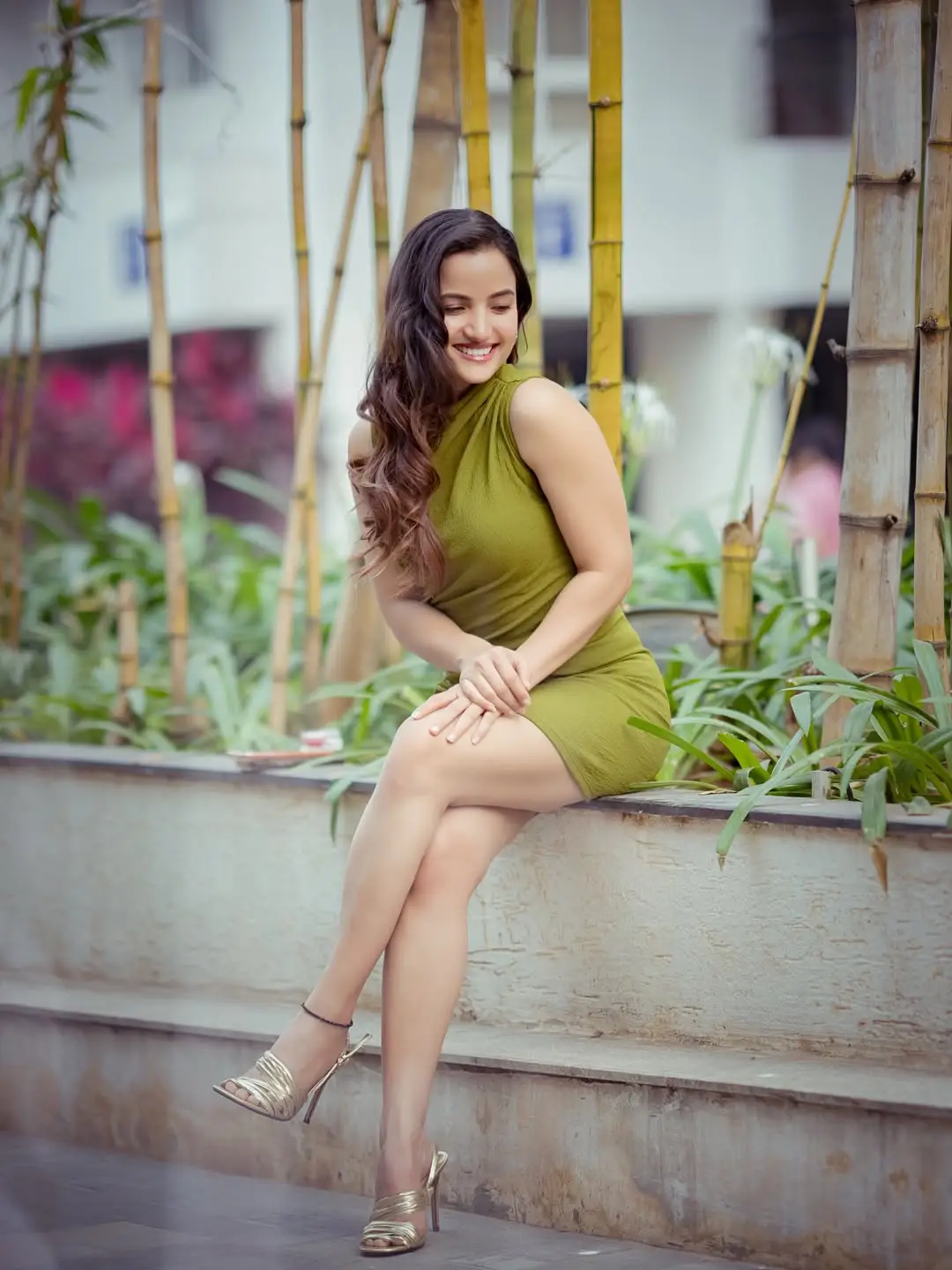 Siri Hanmanth latest glamour show (1)