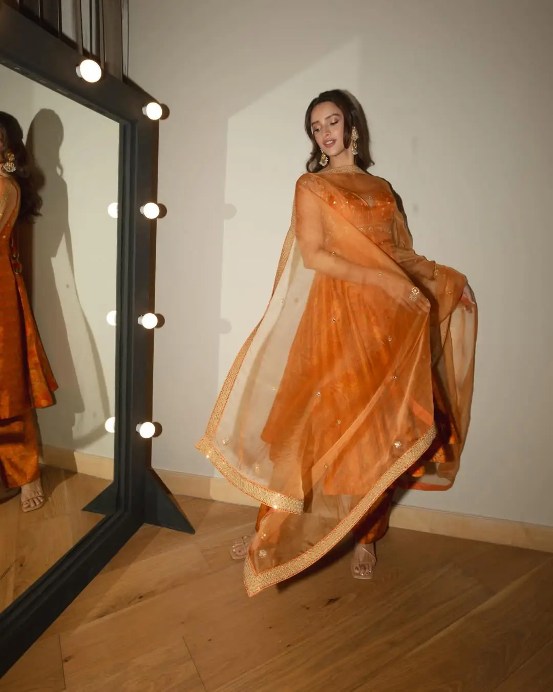 Spirited beauty Tripti Dimri latest photos (1)