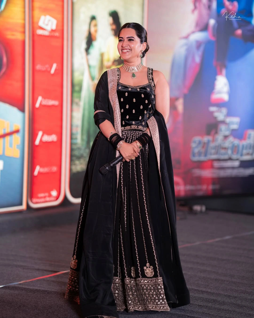 Anchor Sravanthi Chokarapu Stunning Looks in Black Dress