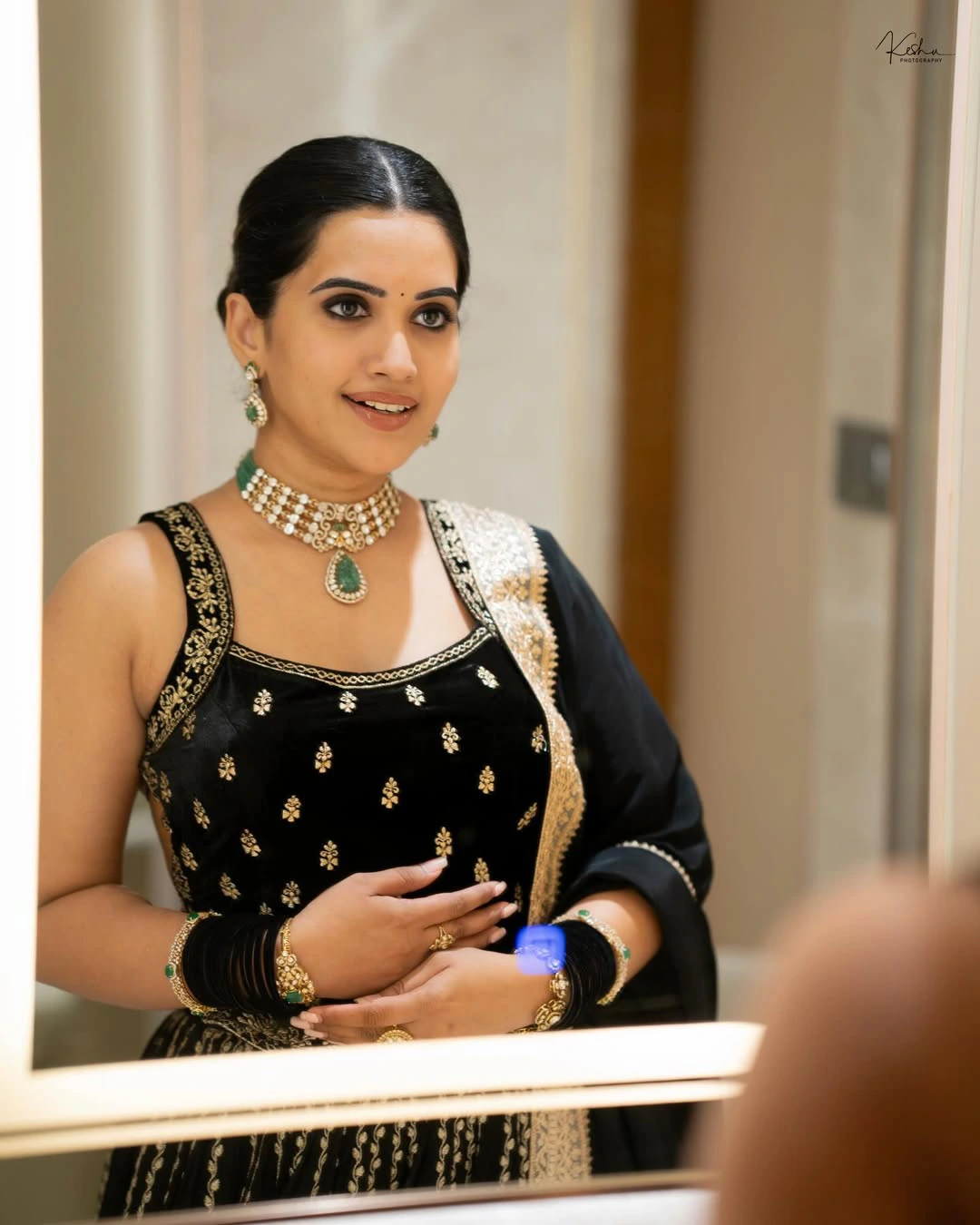 Anchor Sravanthi Chokarapu Stunning Looks in Black Dress
