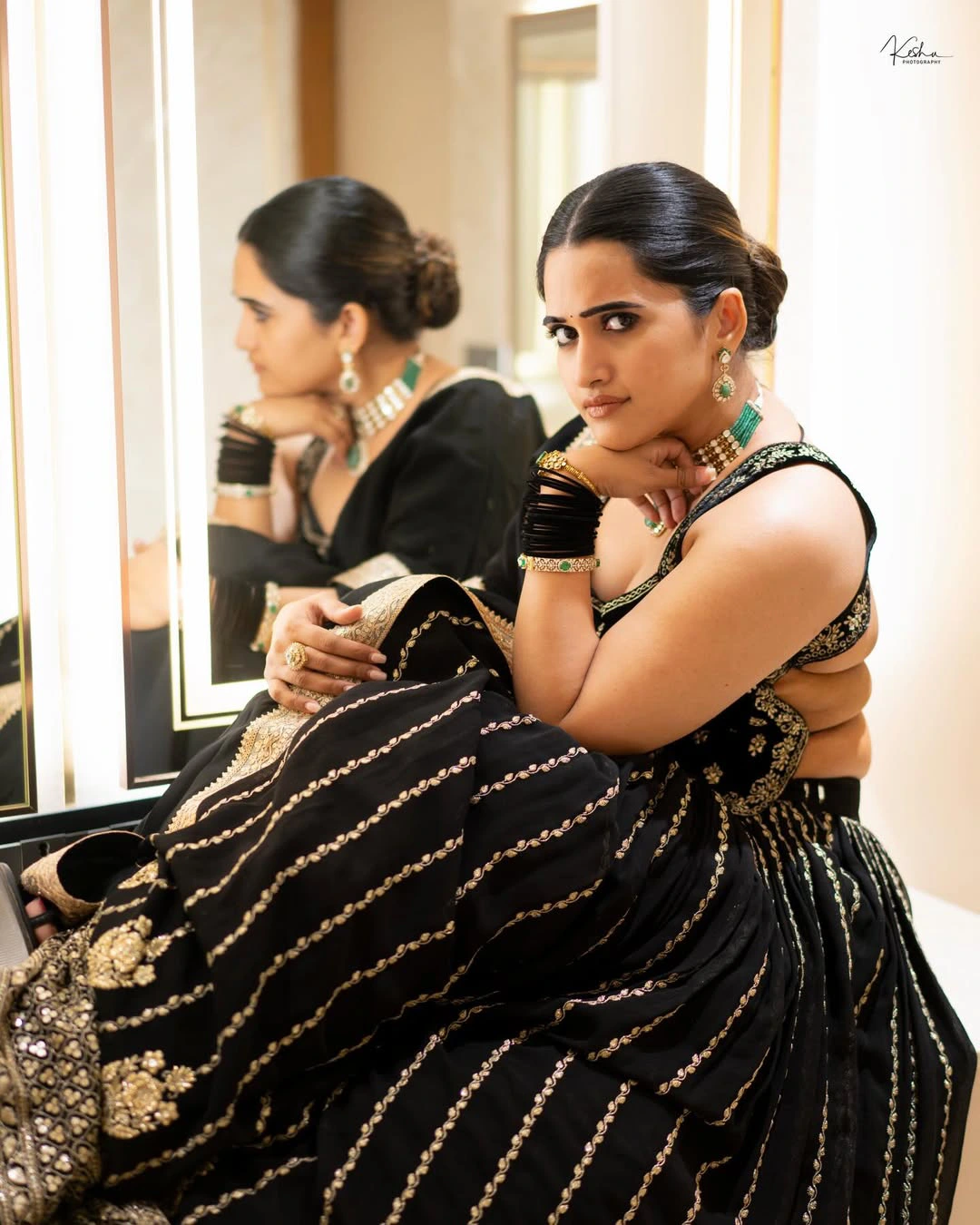 Anchor Sravanthi Chokarapu Stunning Looks in Black Dress