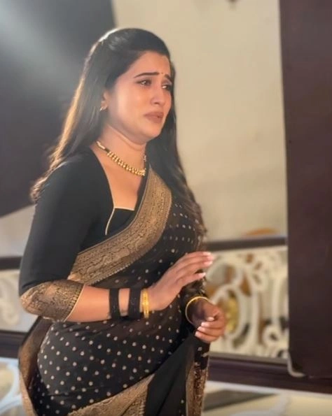 Anchor Sravanthi Chokarapu Shares Hey Balwanth Working Stills