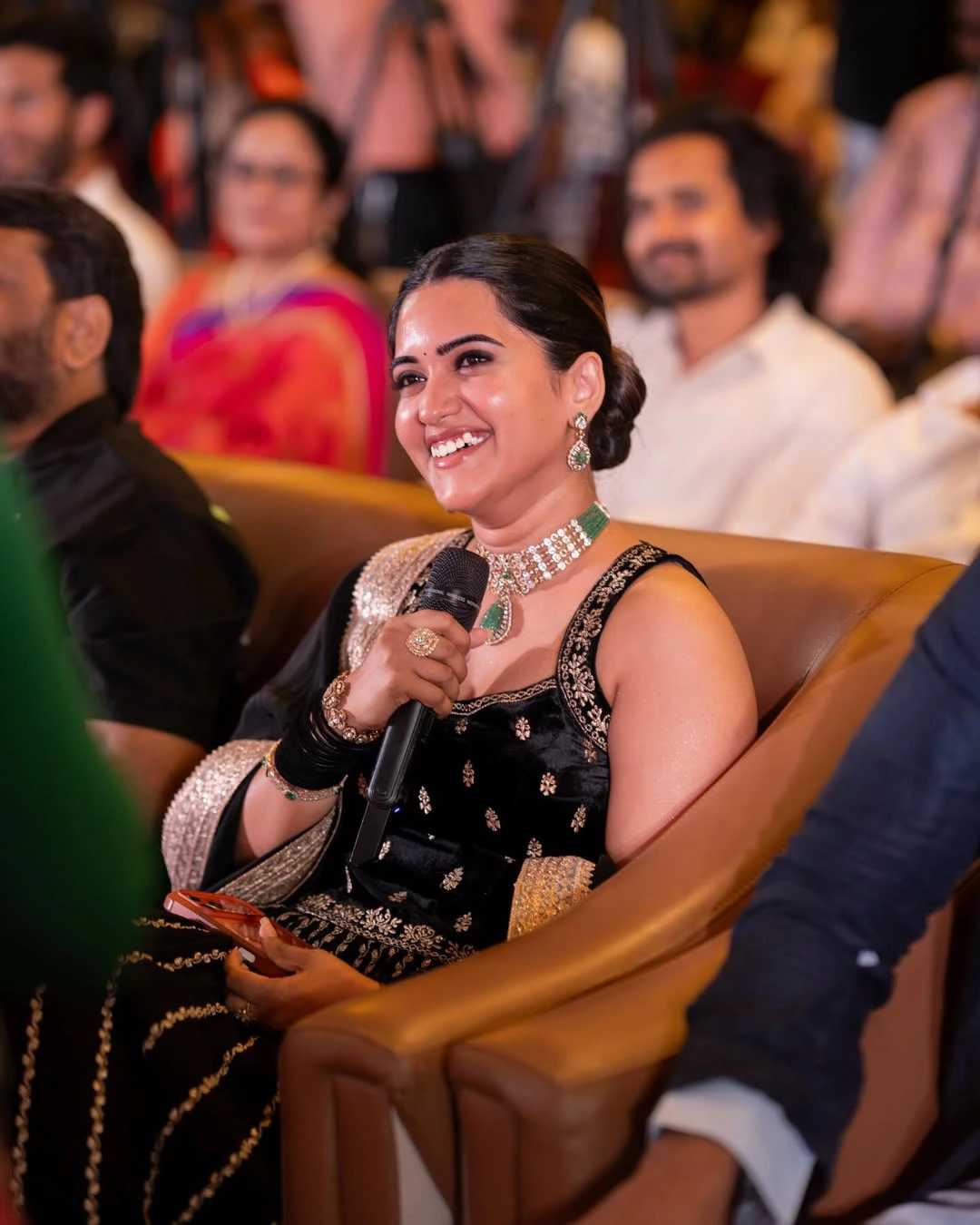 Anchor Sravanthi Chokarapu Stunning Looks in Black Dress