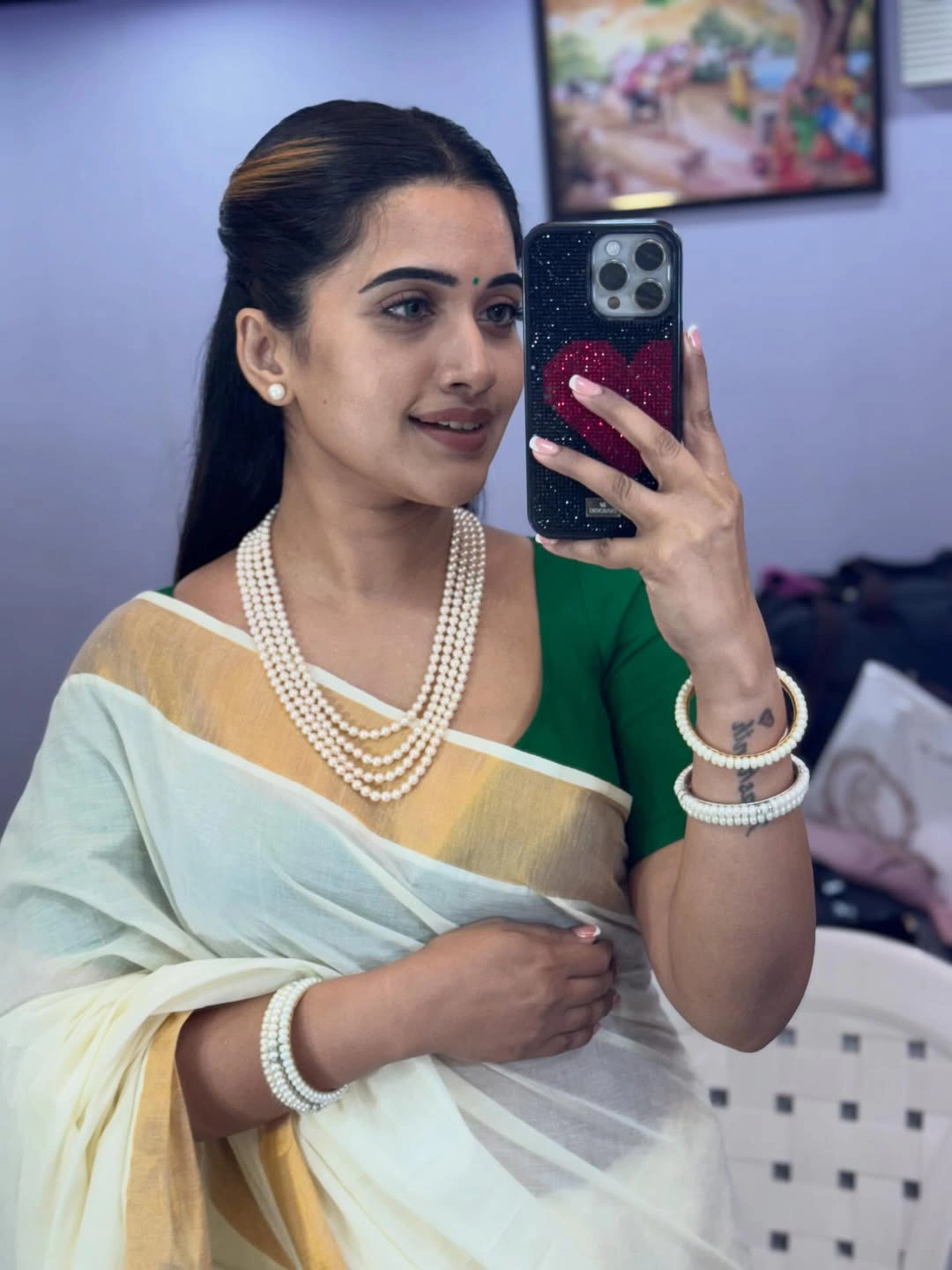 Anchor Sravanthi Chokarapu Shares Hey Balwanth Working Stills