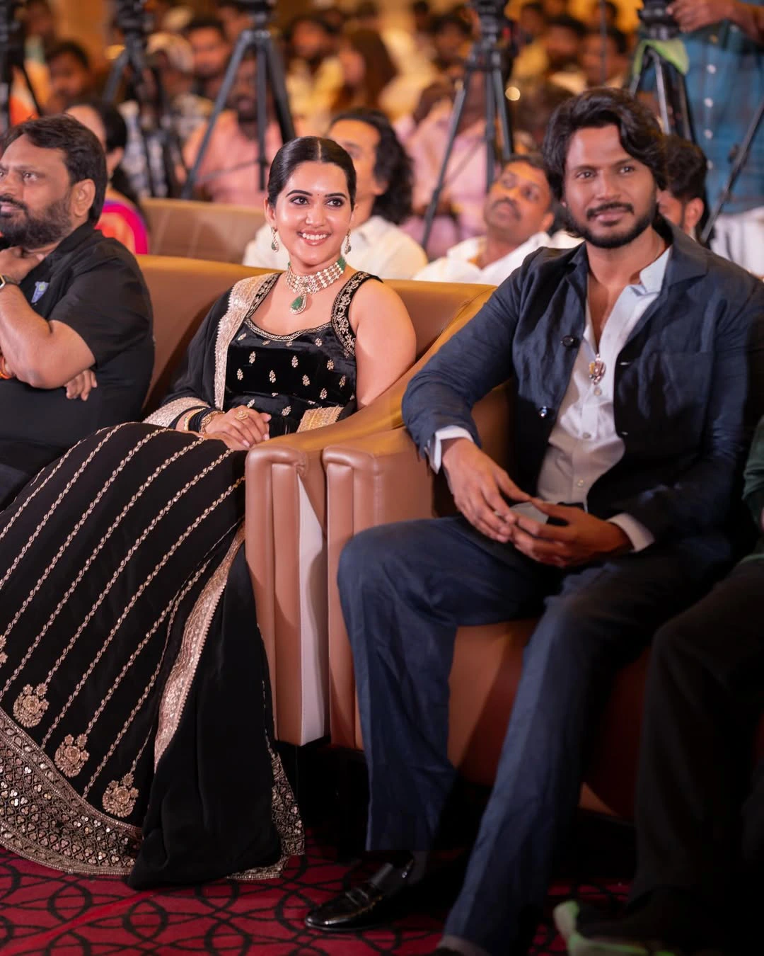 Anchor Sravanthi Chokarapu Stunning Looks in Black Dress