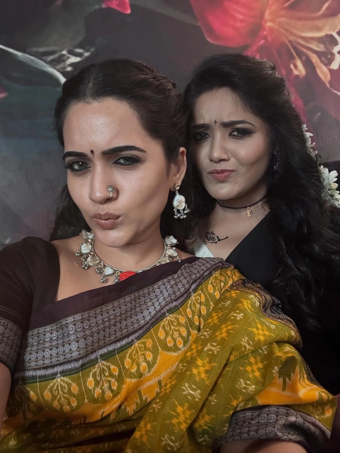 Anchor Sravanthi Chokarapu Shares Hey Balwanth Working Stills