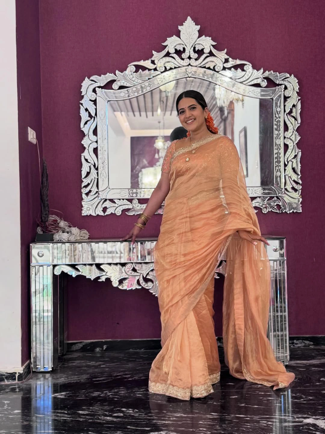 Anchor Sravanthi Chokarapu Shares Hey Balwanth Working Stills