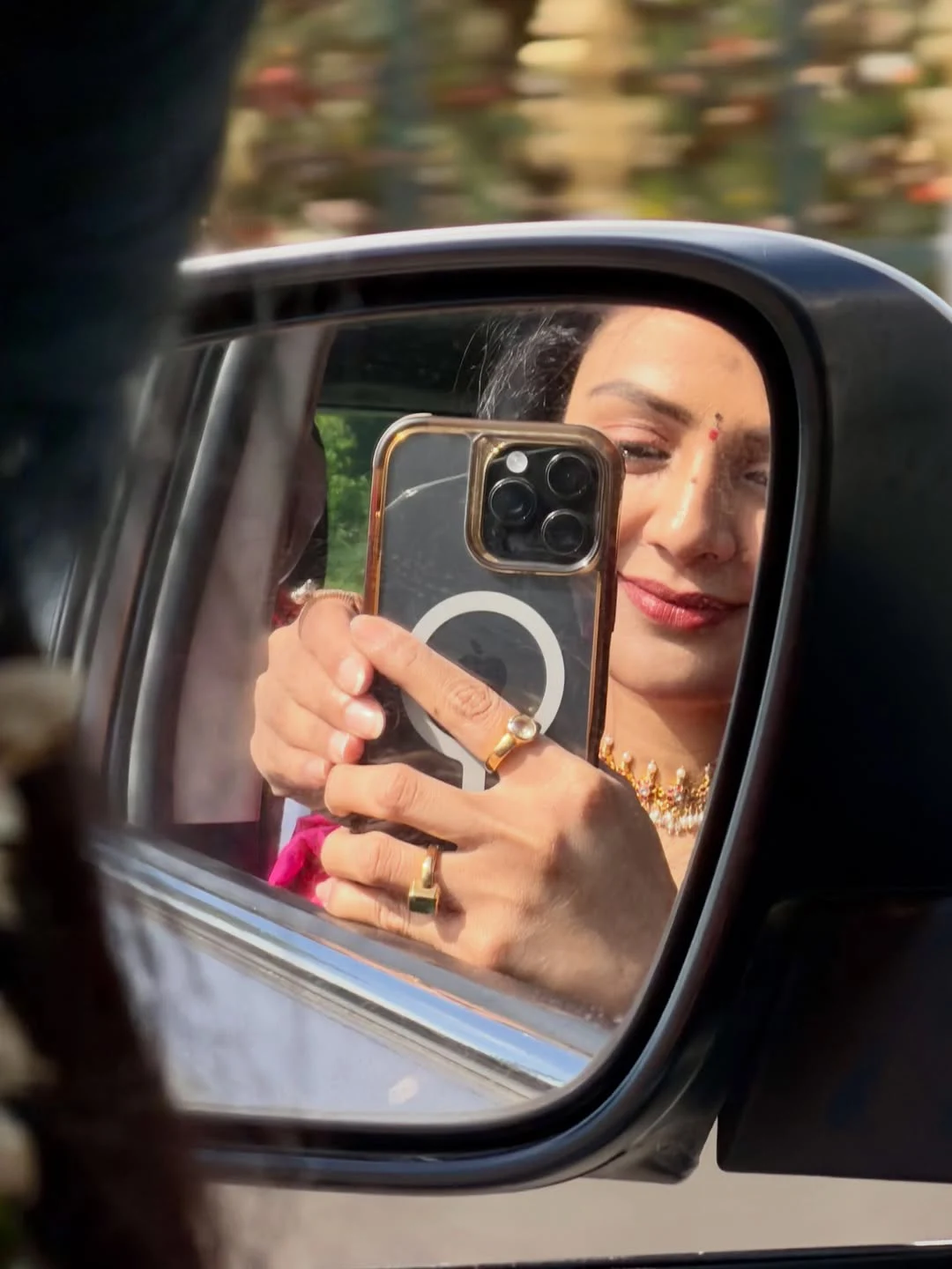 Anchor Sreemukhi Visits Tirumala Temple with Family