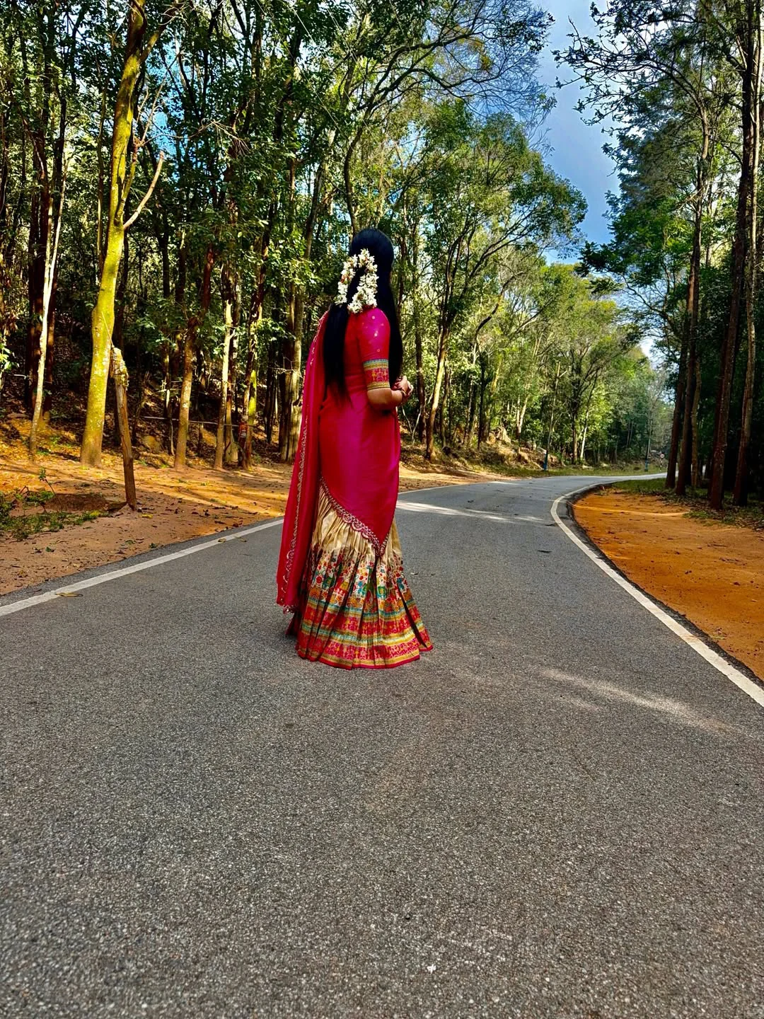Anchor Sreemukhi Visits Tirumala Temple with Family