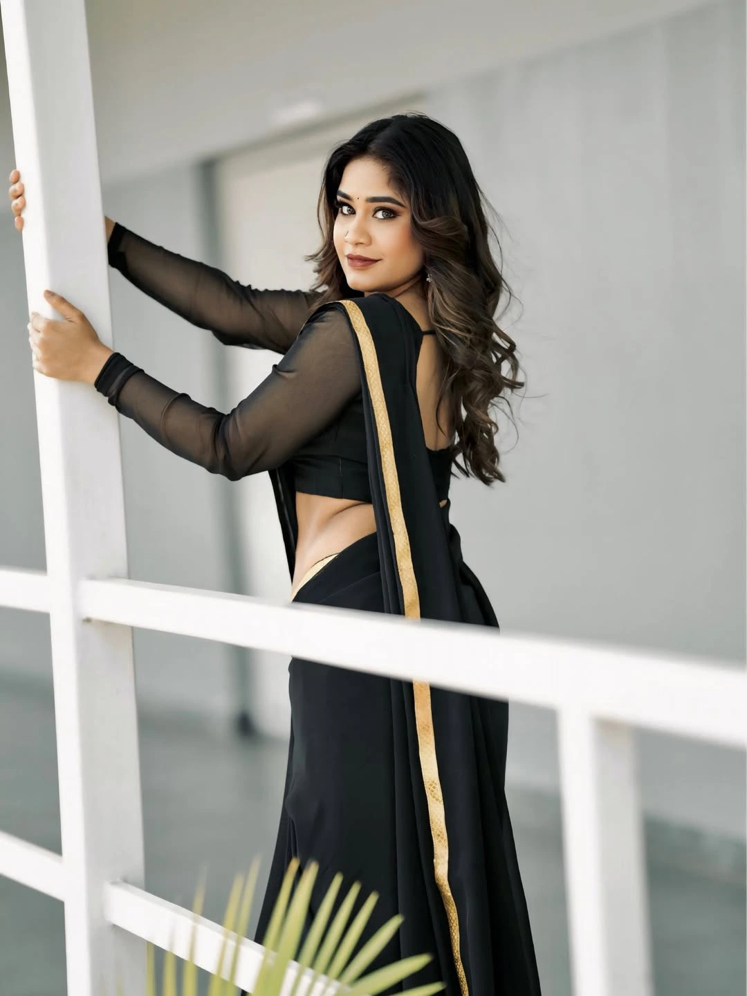 Swetha Naidu Stunning Looks in Black Saree