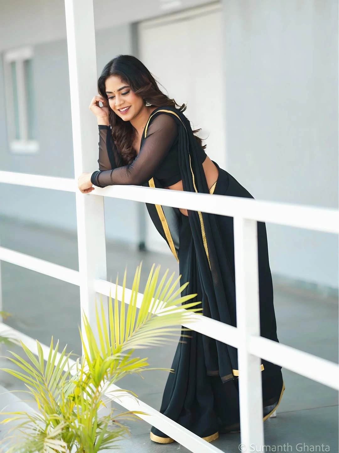 Swetha Naidu Stunning Looks in Black Saree