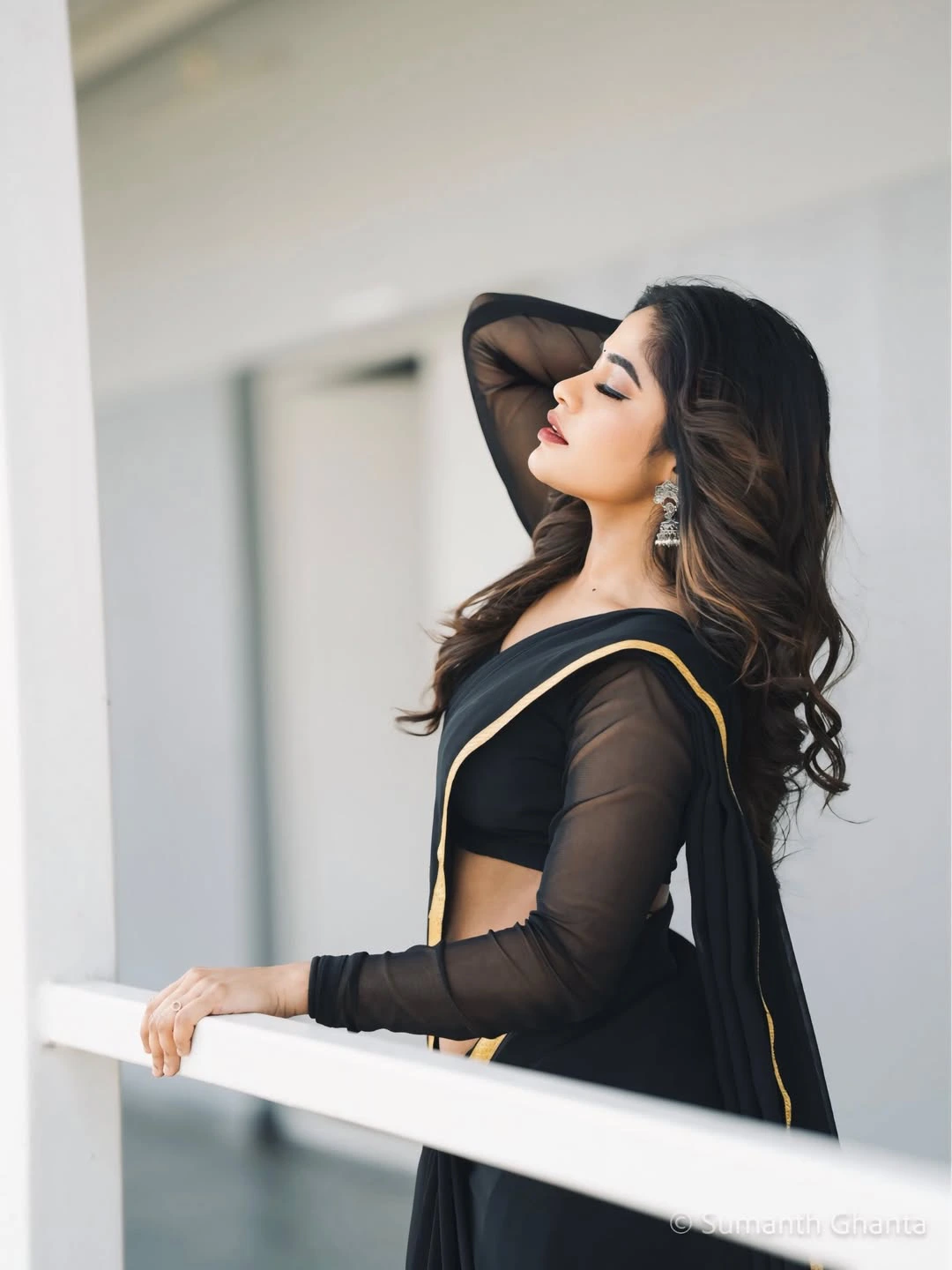 Swetha Naidu Stunning Looks in Black Saree