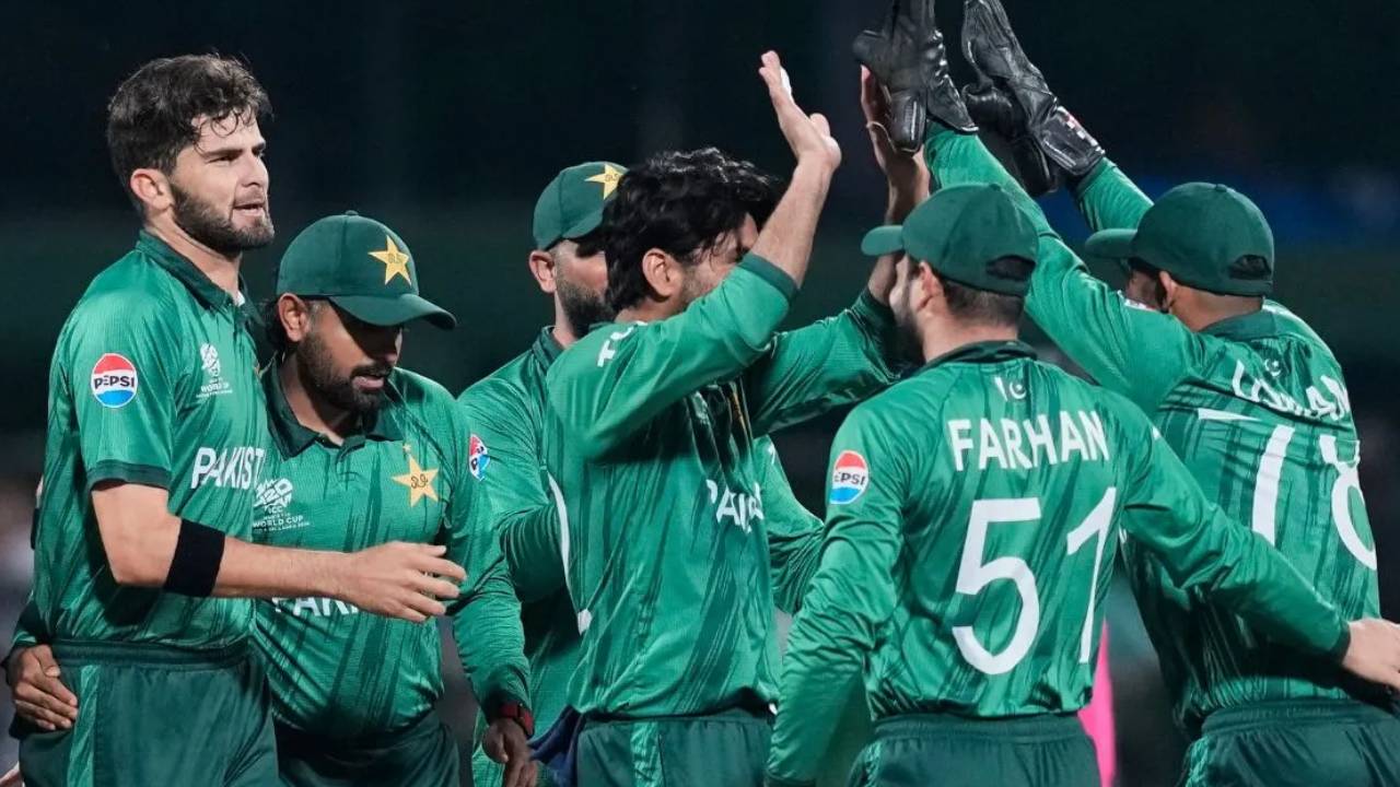 Pakistan : పాకిస్థాన్‌ జట్టుకు సెమీఫైనల్‌లోకి వెళ్లే ఛాన్స్ ఇంకా ఉందా? ఇలా జరిగితే ఛాన్స్ ఉంటుంది..