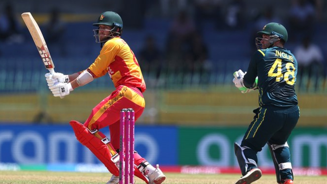 AUS vs ZIM : బ్రియాన్ బెన్నెట్ హాఫ్ సెంచ‌రీ.. ఆసీస్ టార్గెట్ ఎంతంటే?