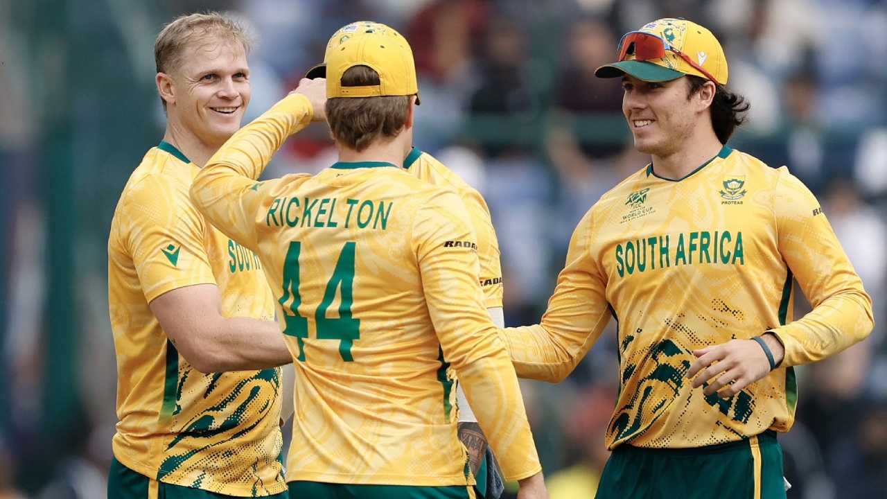 T20 World Cup 2026 : విజృంభించిన బౌల‌ర్లు.. ద‌క్షిణాఫ్రికా టార్గెట్ 123