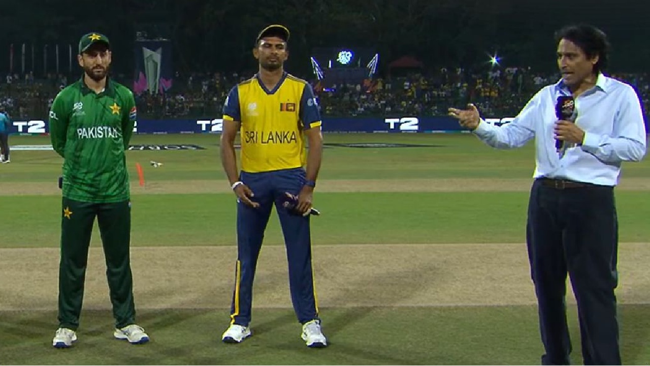 SL vs PAK : టాస్ గెలిచి ఫీల్డింగ్ ఎంచుకున్న శ్రీలంక‌.. పాక్ ఫ‌స్ట్ బ్యాటింగ్.. బాబ‌ర్‌కు నో ప్లేస్‌.. 65 ప‌రుగుల తేడాతో గెలవాల్సిందే..